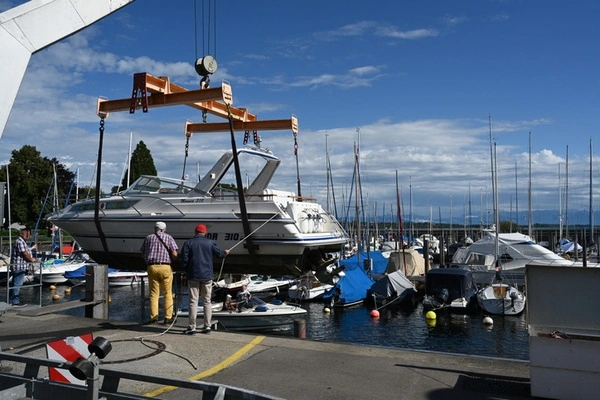How Does A Boat Lift Work in Port Richey FL